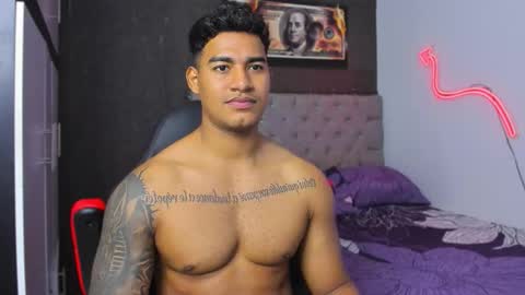 Luigi Independent model online show from January 10, 12:12 am