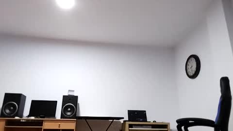 Snapshot of luigielporno chatting on April 9, 7:30 pm Luigi online show from April 9, 7:30 pm