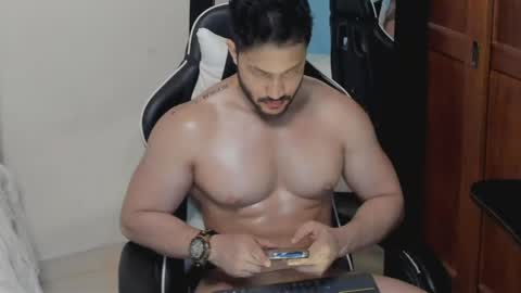 Snapshot of luis_baptista chatting on May 22, 3:46 am luis_baptista online show from May 22, 3:46 am