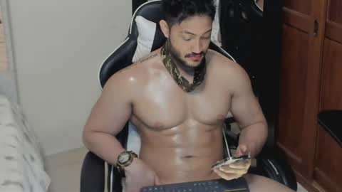 Snapshot of luis_baptista chatting on May 26, 12:50 am luis_baptista online show from May 26, 12:50 am