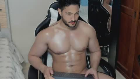 Snapshot of luis_baptista chatting on June 13, 3:26 am luis_baptista online show from June 13, 3:26 am