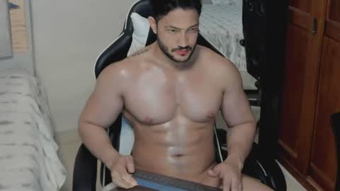 Snapshot of luis_baptista chatting on June 14, 2:35 am luis_baptista online show from June 14, 2:35 am