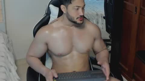 Snapshot of luis_baptista chatting on June 14, 6:43 pm luis_baptista online show from June 14, 6:43 pm