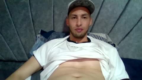 luis_vergon__ online show from August 1, 4:12 am