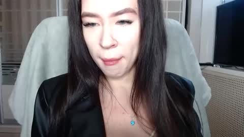 luisa lovedom online show from October 9, 8:23 am