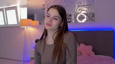 LuisaClover online show from March 29, 12:27 pm