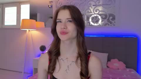 LuisaClover online show from April 6, 12:06 pm