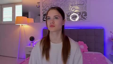 LuisaClover online show from May 28, 12:24 pm