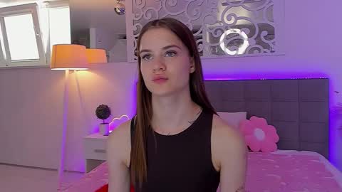 LuisaClover online show from June 9, 12:17 pm