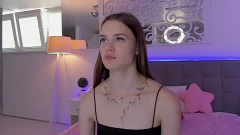 LuisaClover online show from June 20, 12:19 pm
