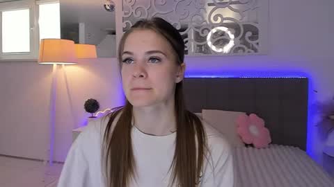 LuisaClover online show from June 25, 12:31 pm
