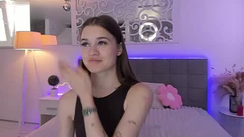 LuisaClover online show from June 26, 12:20 pm