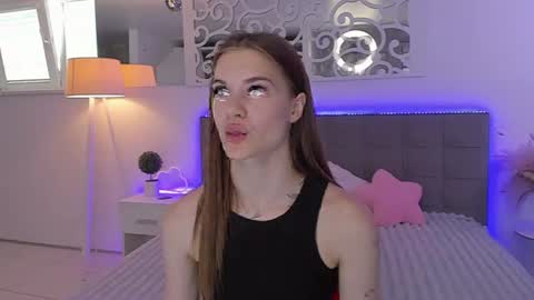 LuisaClover online show from June 28, 12:55 pm