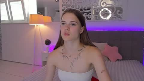 LuisaClover online show from July 13, 12:19 pm