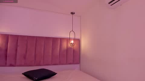 L U I S A online show from January 7, 7:59 pm