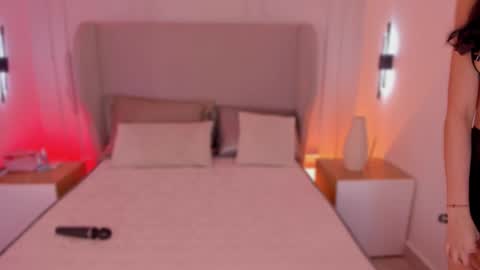 L U I S A online show from September 12, 7:58 pm