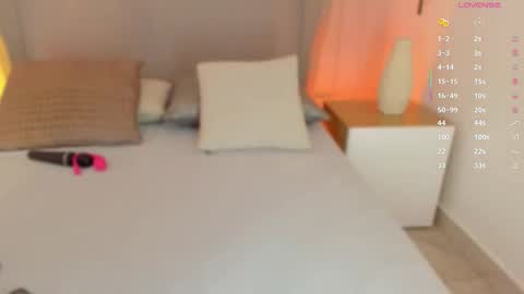 L U I S A online show from October 20, 7:58 pm