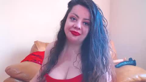 Snapshot of luisahornydoll chatting on April 6, 6:36 am Cassie online show from April 6, 6:36 am