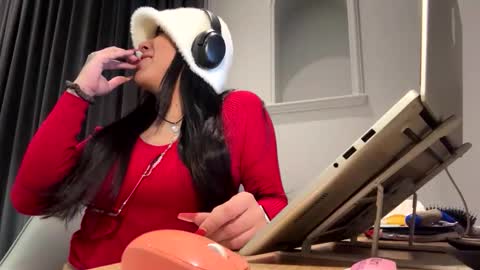 Luisa Monsters online show from October 22, 6:29 pm