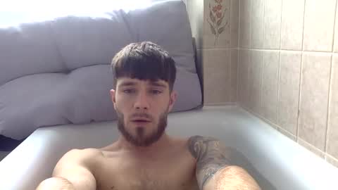 Snapshot of luisbadx chatting on April 10, 12:21 pm Luis Badx online show from April 10, 12:21 pm