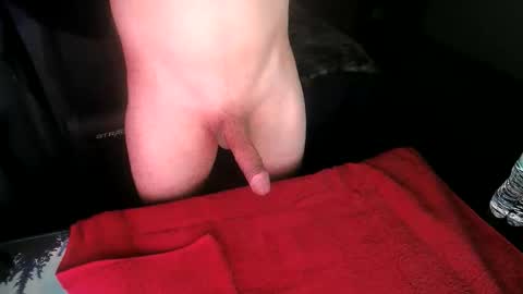 Snapshot of luisccb chatting on April 12, 1:21 am luisccb online show from April 12, 1:21 am