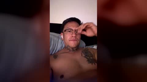 Snapshot of luisjg24hrs chatting on March 26, 9:26 am luisjg24hrs online show from March 26, 9:26 am