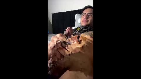 Snapshot of luisjg24hrs chatting on March 28, 12:10 am luisjg24hrs online show from March 28, 12:10 am