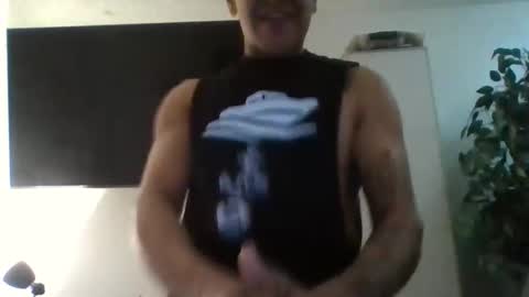 Snapshot of luisjg24hrs chatting on April 2, 6:16 pm luisjg24hrs online show from April 2, 6:16 pm