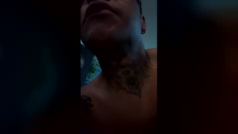 Snapshot of luisjg24hrs chatting on April 5, 3:26 am luisjg24hrs online show from April 5, 3:26 am