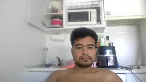 Snapshot of luisjose1998 chatting on August 5, 10:07 am luisjose1998 online show from August 5, 10:07 am