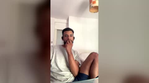 Hot boy online show from February 10, 3:38 pm