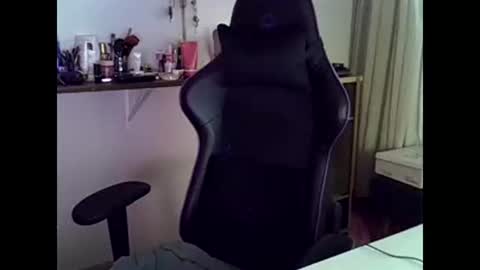 luizacandy online show from December 18, 1:56 pm