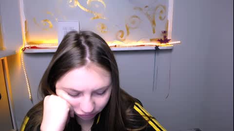 Snapshot of luizaheems_ chatting on December 8, 7:05 am Luiza online show from December 8, 7:05 am