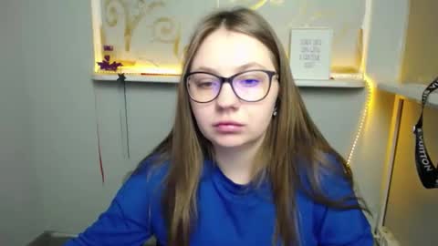 Snapshot of luizaheems_ chatting on December 16, 7:26 am Luiza online show from December 16, 7:26 am