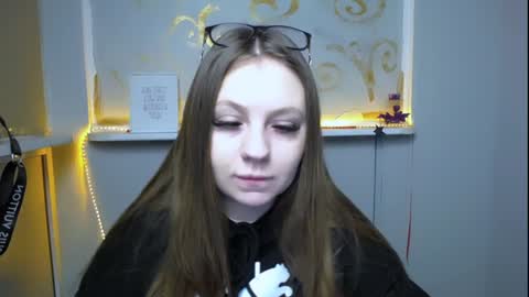 Snapshot of luizaheems_ chatting on December 27, 7:40 am Luiza online show from December 27, 7:40 am