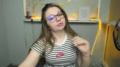 Snapshot of luizaheems_ chatting on January 4, 9:21 am Luiza online show from January 4, 9:21 am