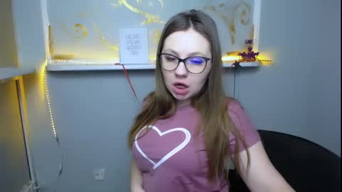 Snapshot of luizaheems_ chatting on February 11, 7:33 am Luiza online show from February 11, 7:33 am