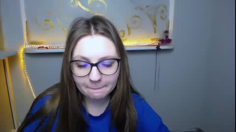 Snapshot of luizaheems_ chatting on February 21, 7:12 am Luiza online show from February 21, 7:12 am