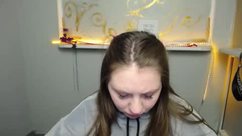 Snapshot of luizaheems_ chatting on February 23, 10:28 am Luiza online show from February 23, 10:28 am