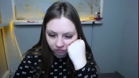 Snapshot of luizaheems_ chatting on March 8, 8:11 am Luiza online show from March 8, 8:11 am