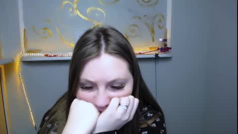 Snapshot of luizaheems_ chatting on March 8, 11:16 am Luiza online show from March 8, 11:16 am