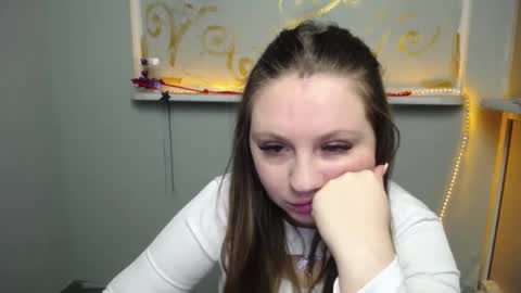 Snapshot of luizaheems_ chatting on March 9, 11:03 am Luiza online show from March 9, 11:03 am