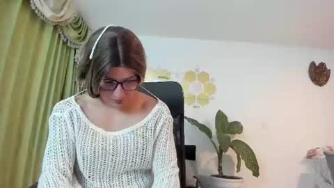 Luka Castillo online show from June 14, 3:19 am