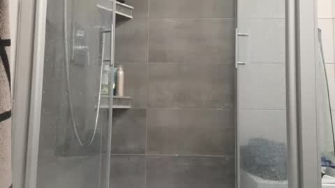 lukasschoetz online show from January 14, 4:01 pm