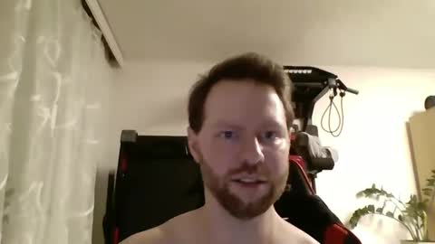 Snapshot of luke91_t chatting on December 23, 2:02 am luke91_t online show from December 23, 2:02 am