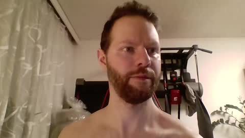 Snapshot of luke91_t chatting on February 23, 1:02 am luke91_t online show from February 23, 1:02 am