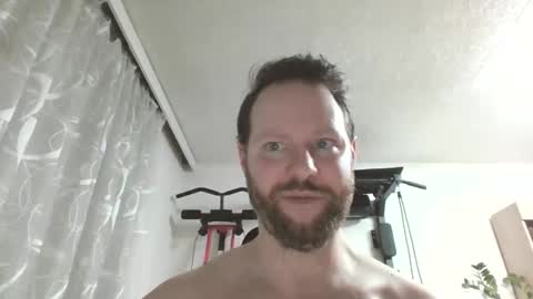 Snapshot of luke91_t chatting on February 28, 5:14 pm luke91_t online show from February 28, 5:14 pm