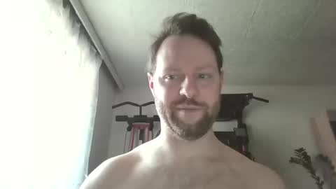 Snapshot of luke91_t chatting on March 8, 2:21 pm luke91_t online show from March 8, 2:21 pm