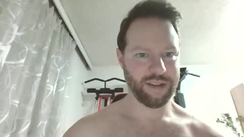 Snapshot of luke91_t chatting on March 15, 4:51 am luke91_t online show from March 15, 4:51 am