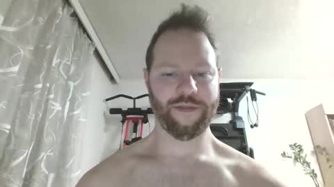 Snapshot of luke91_t chatting on May 3, 2:28 am luke91_t online show from May 3, 2:28 am